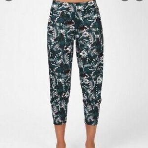 Sweaty Betty Garudasana Crop Yoga Trousers XS